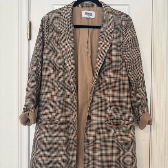 Steve Madden Jackets & Blazers - Steve Madden Plaid Long Oversized Blazer in Tan, Black and Cream